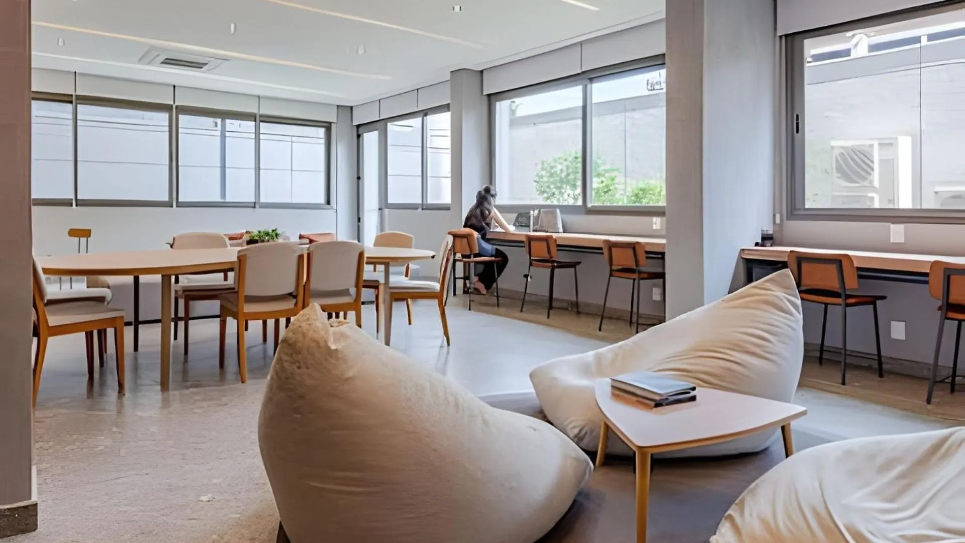 Pinheiros I Faria Lima, Apto Studio, 50M Metro, Piscina, Wi-Fi 상파울루 아파트