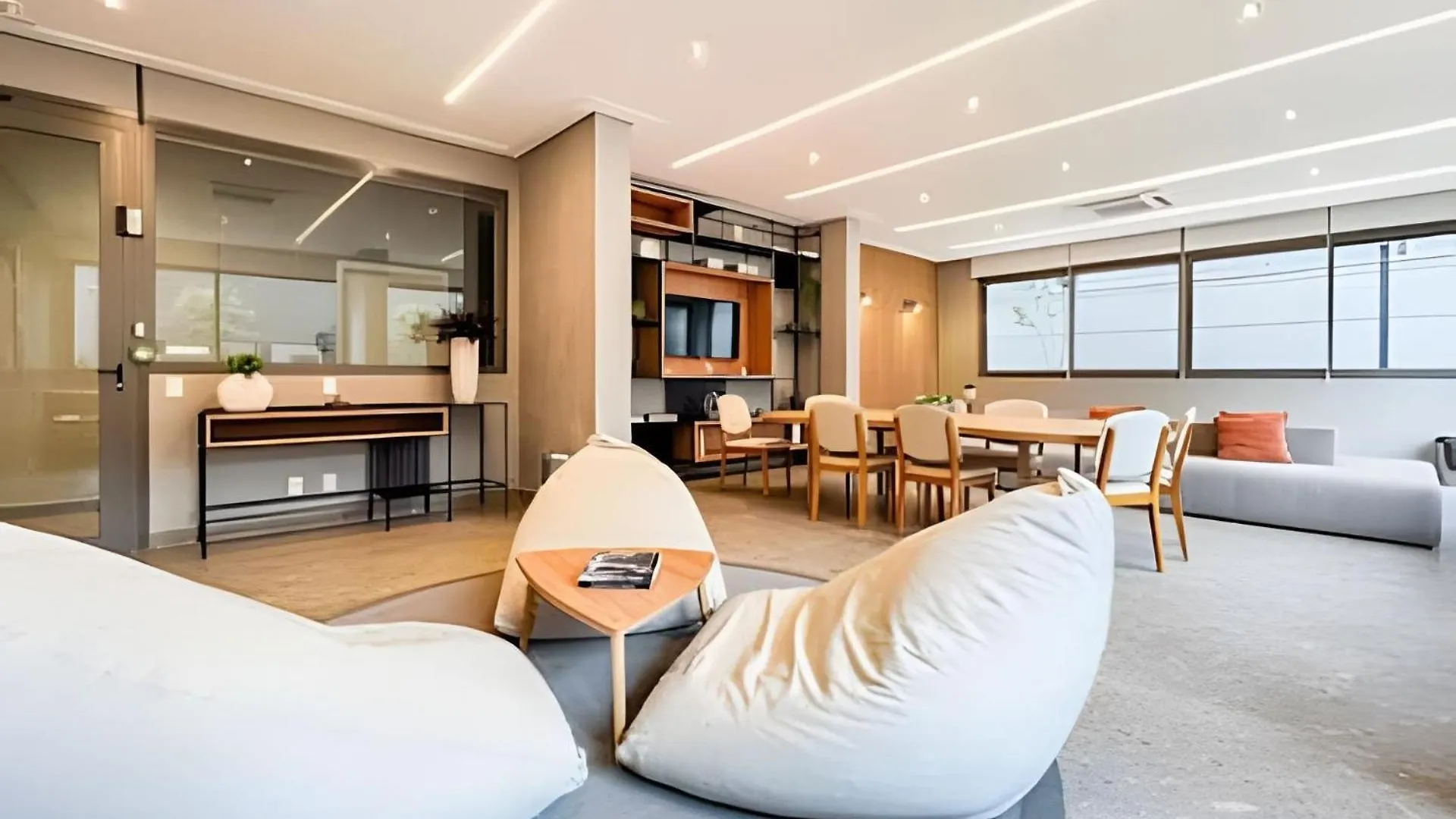 Pinheiros I Faria Lima, Apto Studio, 50M Metro, Piscina, Wi-Fi 상파울루 아파트
